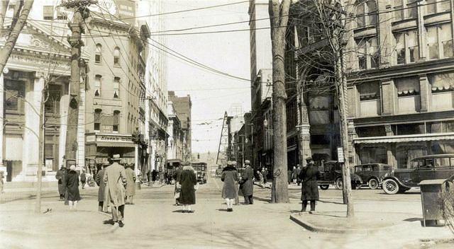 Late 1920s photo of the west side of Public Square
